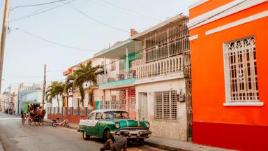 Cuba, Holguin, straatbeeld - shutterstock_1435804388