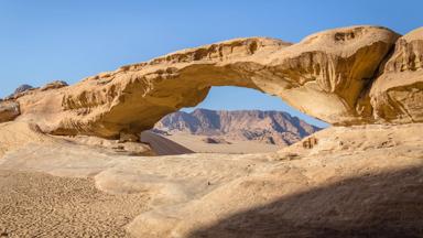 jordanie_wadirum_natural-bridge_rots_2_w.jpg