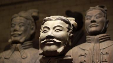 china_xian_terracottaleger_standbeeld_b