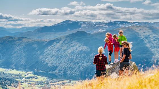 noorwegen_west-noorwegen_myrkdalen_wandelen-bergen-familie2_h