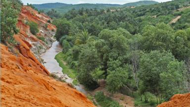 vietnam_phan-thiet_mui-ne_fairy-stream_f.jpg