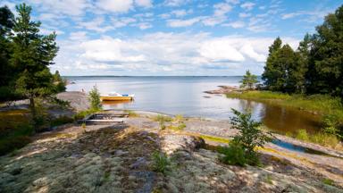 zweden_varmland_vanern-meer_meer_bootje_eiland_GettyImages-140607487