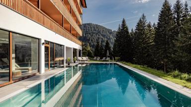 Oostenrijk-Vorarlberg-Damuls-Hotel-Adler-zwembad_a