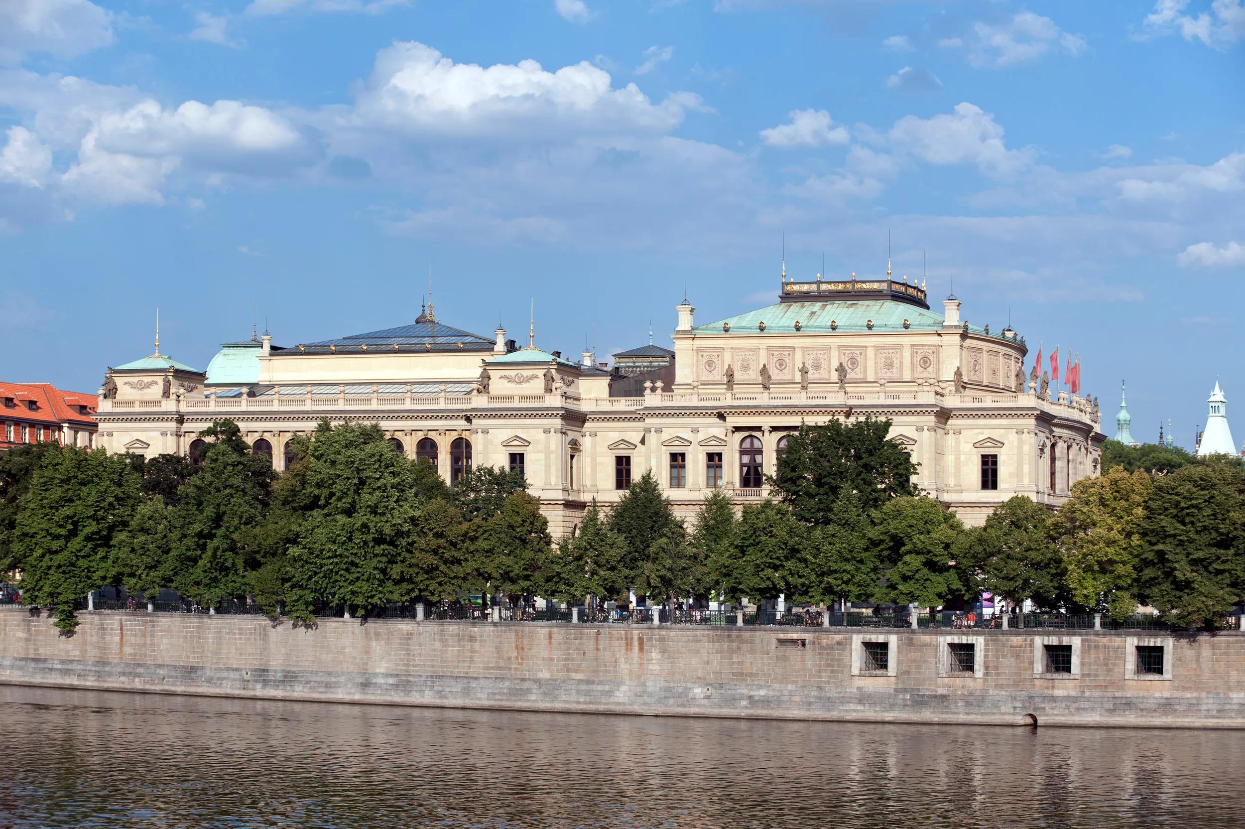 Rudolfinum, concertgebouw in Praag.