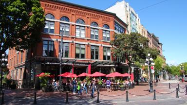 canada_british-columbia_vancouver_gastown_straat_terras_f