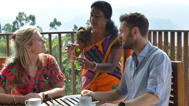 Fox_Sri-Lanka_Kandy_theeplantage_local_thee-proeverij_d_Susanne