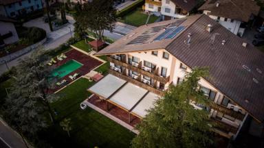 Hotel_Italie_Zuid-Tirol_Trentino_Hotel_Magre_bovenaanzicht_a