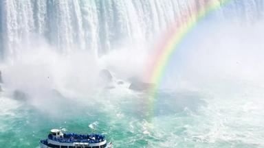 verenigde-staten_niagara-falls_waterval_regenboog_boot_lady-of-the-mist_b