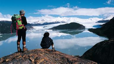 chili_pategonie_uitzicht_bergen_meer_backpack_reizigers_a