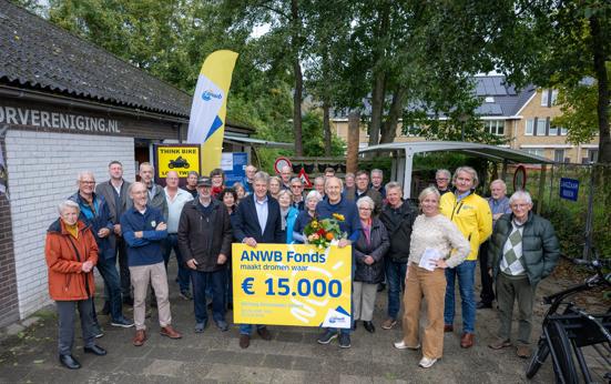 In Flevoland wint Stichting Fietsmaatjes Almere €15000 van het ANWB Fonds