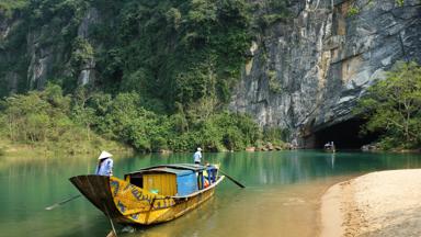 vietnam_phong-nha_boottocht_grot_rivier_shutterstock_389487718