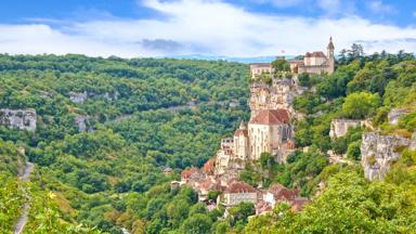 frankrijk_occitanie_rocamadour_klif_dorp_dal_vallei_shutterstock_2002820543