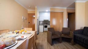 hotel_spanje_pyreneeen_prullans_cerdanya ecoresort_appartment freixe_woonkamer_hotel