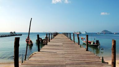 thailand_zuidoost-thailand_koh-tao_eiland_pier_strand_boot