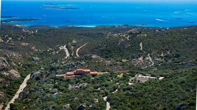 Italië_Hotel_Sardinië_Olbia_Hotel_ Rocca Sarde_sfeer restaurant zwembad_a (1)