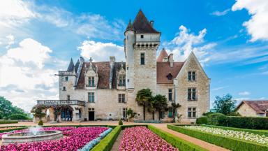 frankrijk_nouvelle-aquitaine_dordogne_castelnaud-la-chapelle_kasteel-des-milandes_shutterstock_111591716