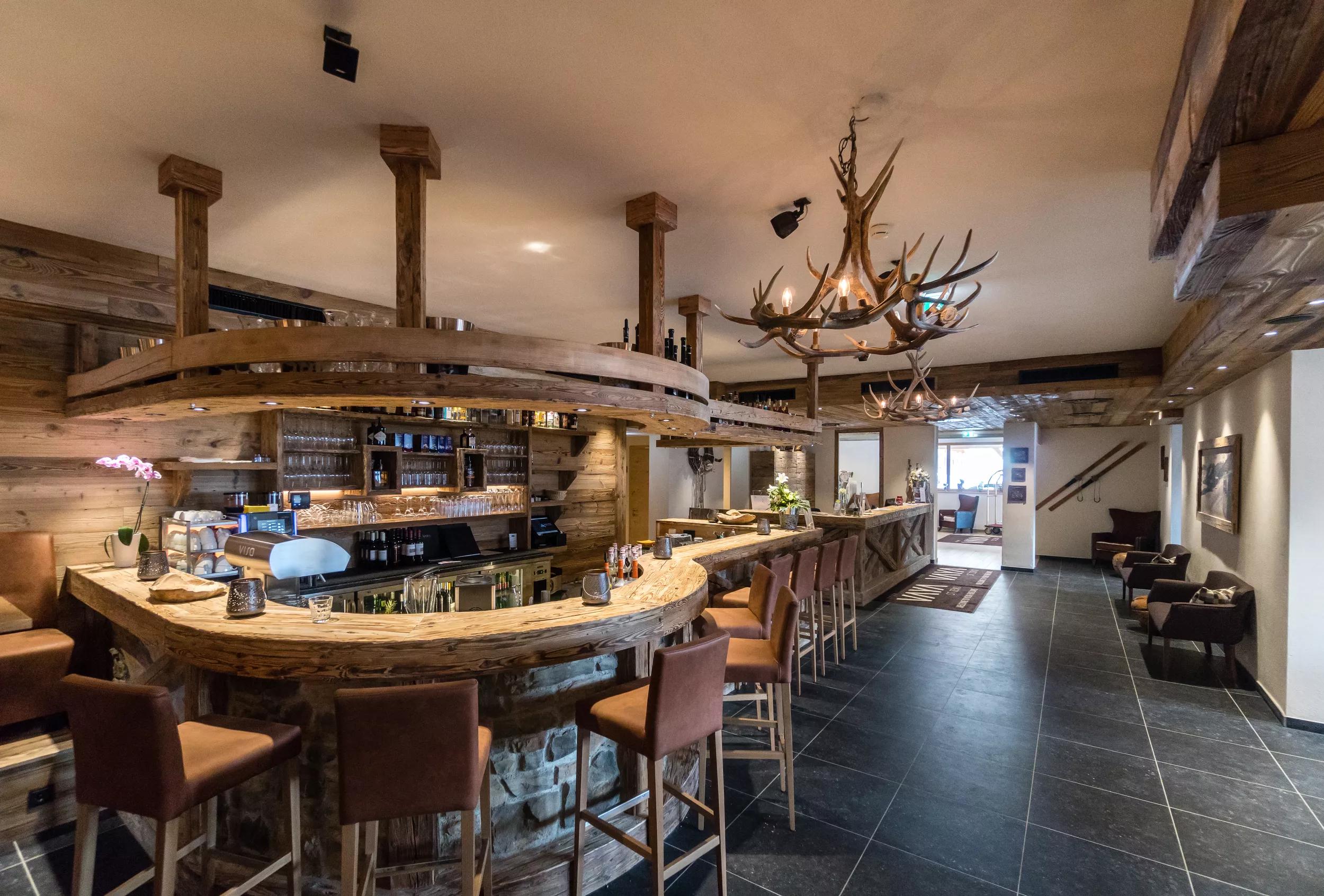 ID: 32545337.Name: VAYA St.Description: ..Linked objects:...Vaya St. Zeno Lodge..Linked media categories:...