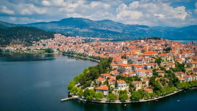 griekenland_kastoria_aerial view-meer_shutterstock