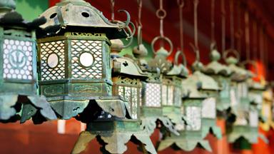 japan_honshu_nara_kasuga-taisha_schrijn_shrine_detail_b