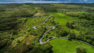 ierland_county_clare_burren_corkscrew_hill_tourism_ireland