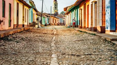 cuba_trinidad_straat_kleur_getty-481574910