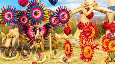 peru_titicacameer_rieteiland_souvenirs_b.jpg