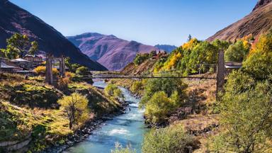 georgie_stepantsminda_kazbegi_brug_getty (1)