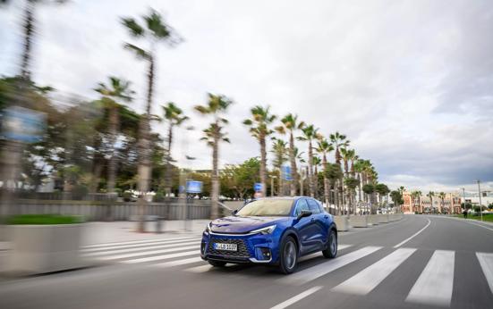 Eerste rijtest Lexus LBX