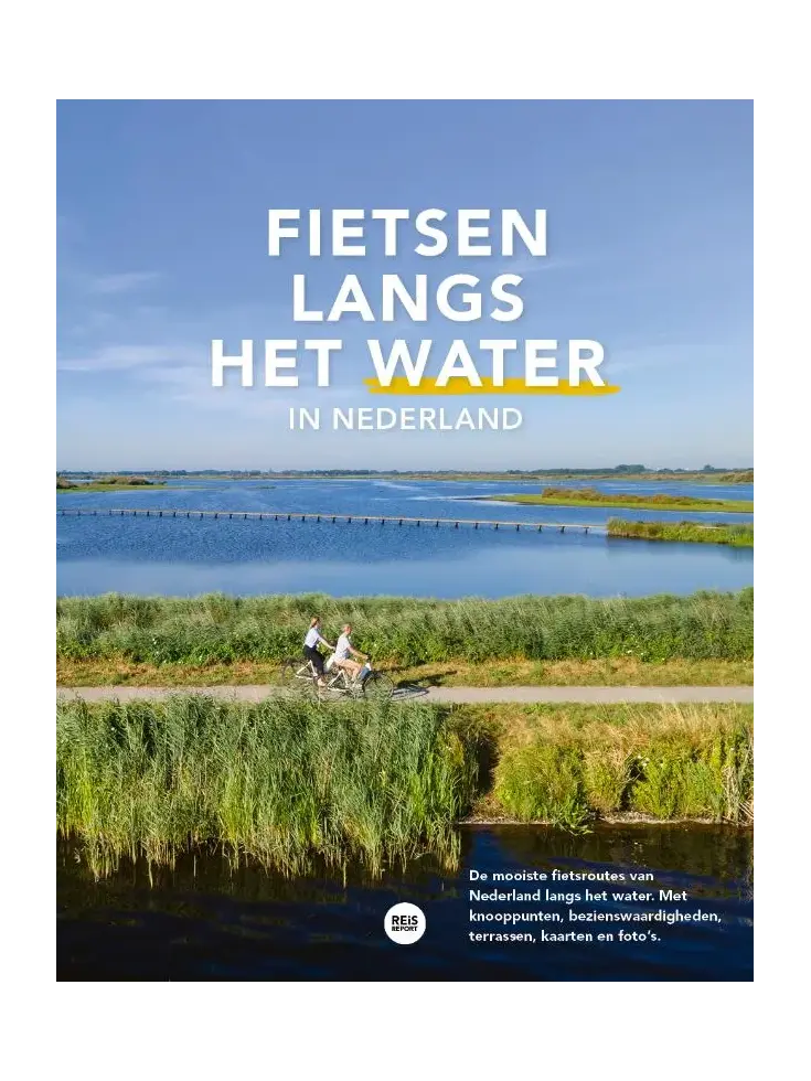 Fietsen langs het water in Nederland