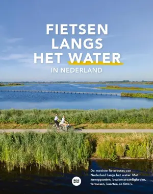 Fietsen langs het water in Nederland