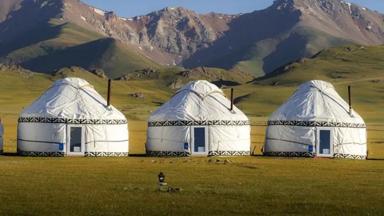 Fox_hotel_Kirgizië_ Son_Kul _Yurt_Camp_ buitenkant_a