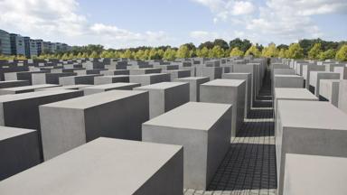 duitsland_berlijn_holocaustmonument_shutterstock