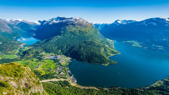 noorwegen_vestland_nordfjord_loen_lovatnet_uitzicht_getty