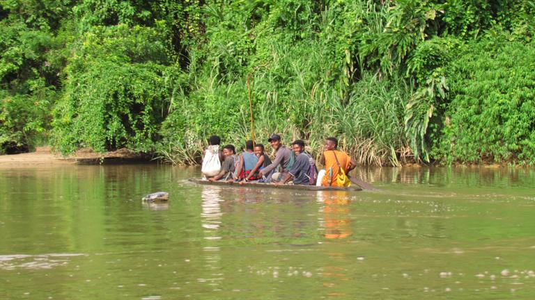 maleisie_taman-negara_orang-asli_boot_d.jpg