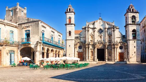 cuba_havana_plein_san-cristobal-kathedraal_shutterstock