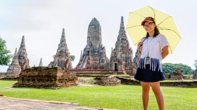Thailand_Ayutthaya_familie_tempel_meisje_shutterstock.jpg