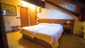 Hotel_Italië_Dolomieten_Passo_Tonale_Hotel_Mirandola_kamer_a