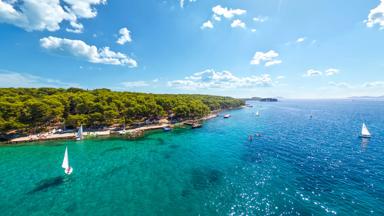 Resort_Kroatië_Pakostane_Pine Beach_zeilen_h