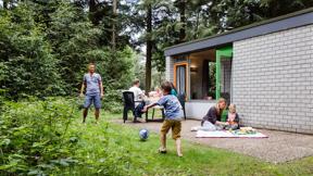Nederland_Epe_RCN_Vakantiepark_De_Jagerstee_Bungalow_4L_Exterieur