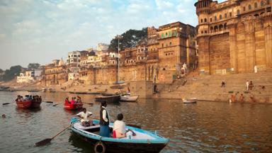 india_uttar-pradesh_varanasi_ganges_boot_1_o