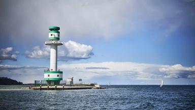 duitsland_sleeswijk-holstein_kiel_vuurtoren_zeilboot_zee_pixabay