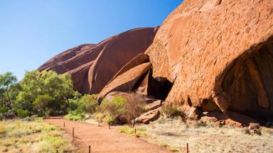 australie_noordelijk-territorium_ayers-rock_uluru_wandelpad-rots_b