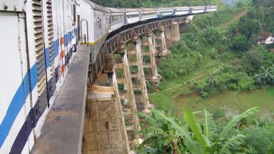 indonesie_java_bandung_trein_spoorbrug_landschap_platteland_w.jpg