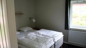 vakantiepark_zweden_midden-zweden_fredriksberg_safsen-resort_driekamerwoning-slaapkamer_h