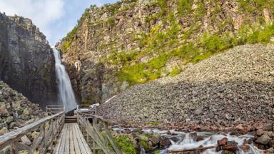 zweden_dalarna_fulufjallet-nationaal-park_njupeskar-waterval_shutterstock_2003674844