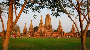 thailand_centraal-thailand_ayutthaya_oude-stad_tempel_vooraanzicht_f.jpg