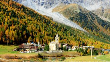 italie_zuid-tirol_sulden-solda_uitzicht_kerk_gebergte_landschap_getty