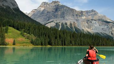 canada_british-columbia_yoho-national-park_Emerald-Lake_kano_stel_b