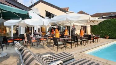 Frankrijk_Gerardmer_Grand_Hotel_Gerardmer_Terras_Zwembad