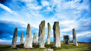 schotland_isle-of-lewis_callanish-standing-stones_stenen-cirkel_getty